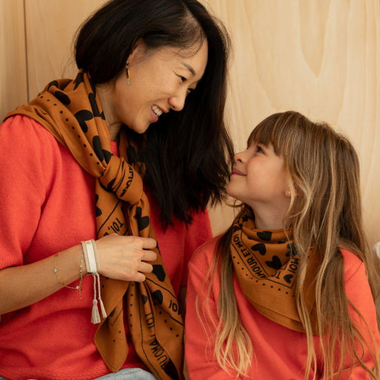 Foulard enfant - coeur marron noir
