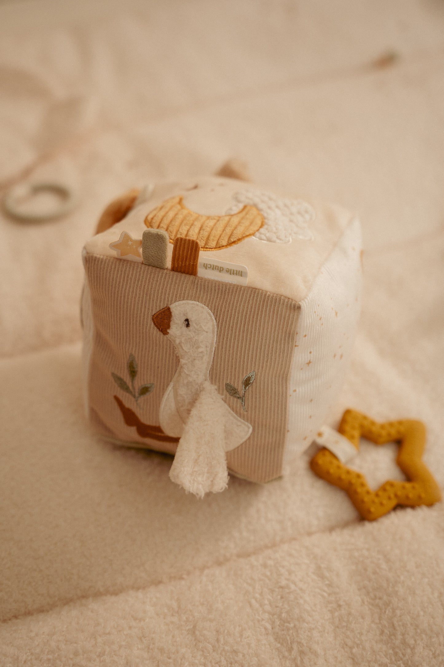 Cube d'activité en tissu - Little Dutch