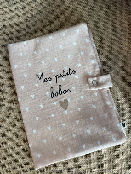 Protège carnet de santé - coeur rose - mes petits bobos