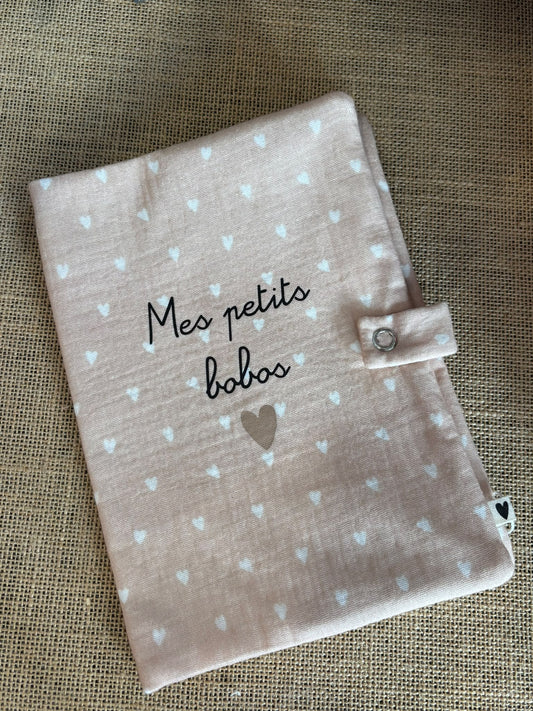 Protège carnet de santé - coeur rose - mes petits bobos