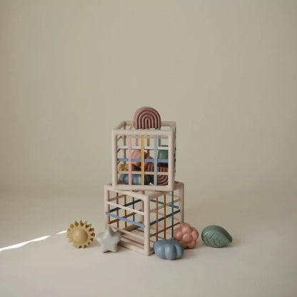 Boite élastique et formes - motricité